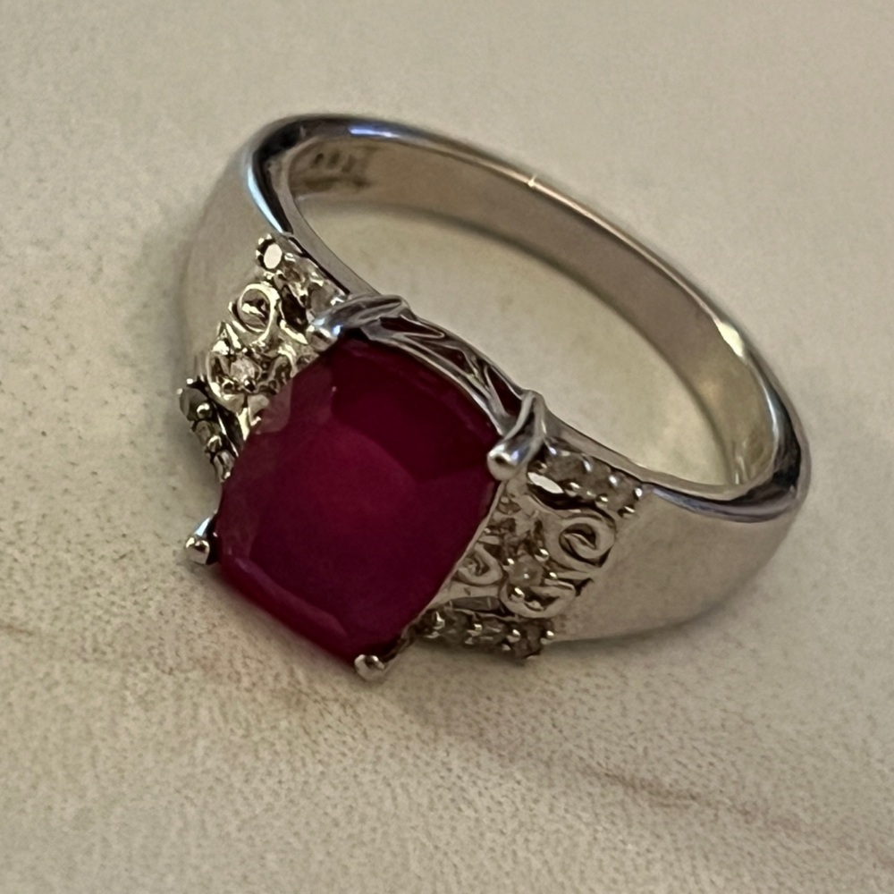 Elegant Sterling Silver and Red Gemstone Ring, 925, size 6.75
